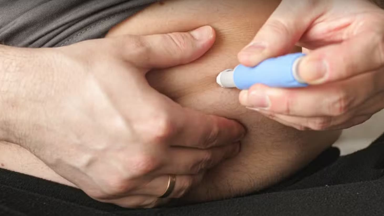 Anvisa alerta para venda ilegal de canetas emagrecedoras manipuladas no Brasil